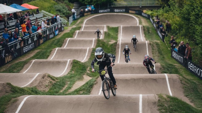 a-photo-of-a-bmx-race-in-puget-ville-the-track-is-yc-dh9-7qhwkglrn0qbxpw-tw33lrv1st2of1gbb9vbna